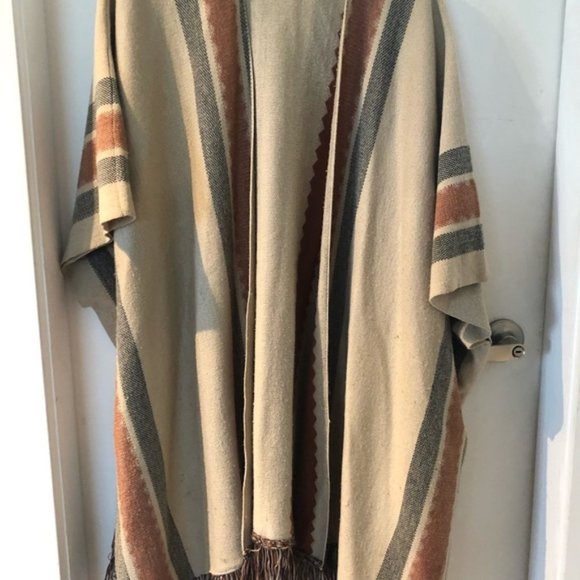 Cozy Rustic Fringed Shrug - Picture 1 of 2